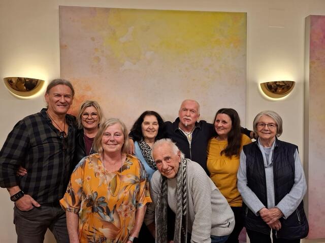 Vorstand von links Obmann Eddie Kroll, Kassierin Verona Kroll, Schriftführerin Gabi Schreiber, stellvertretende Schriftführerin Sieglinde Röthig, stellvertretender Kassier Josef Hauser, Rechnungsprüfer Leo Winterer, Obmann-Stellvertreterin Rita Schaubmair, Rechnungsprüferin Elfriede Pachleitner. | Foto: Schilling für Shilling