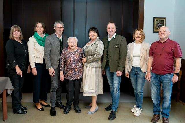 Besondere Feierstunde in Semriach zum 104. Geburtstag von Josefa Binder. | Foto: Land Steiermark