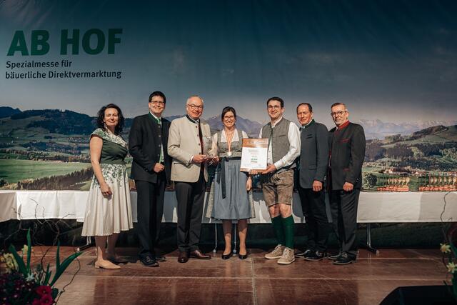 Wildviertel v.l.: Marion Heim (Geschäftsführung Messe Wieselburg),Lorenz Mayr (Vizepräsident der Landwirtschaftskammer NÖ), LH-Stellvertreter Stephan Pernkopf, Verena Rosenkranz, Josef Moosbrugger (Präsident der Landwirtschaftskammer Österreich), Martin Rogenhofer (Jury-Vorsitzender, LMTZ Wieselburg) | Foto: Messe Wieselburg / Mike Raab