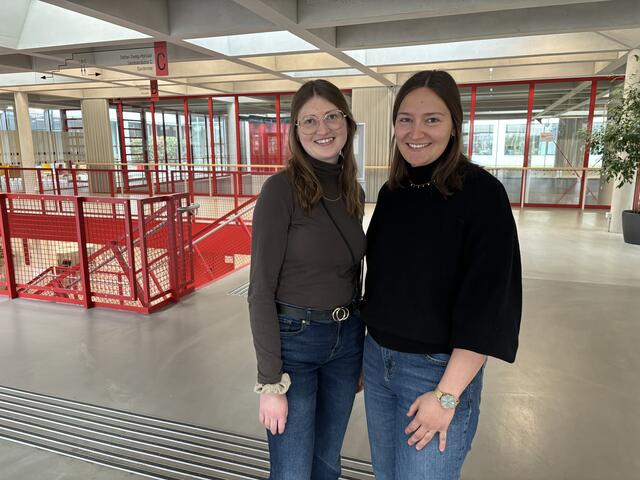 Verena und Johanna studieren an der PH Salzburg Lehramt. | Foto: Lisa Gold