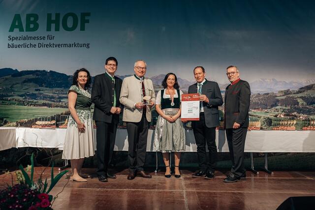 Wildviertel v.l.: Marion Heim (Geschäftsführung Messe Wieselburg),Lorenz Mayr (Vizepräsident der Landwirtschaftskammer NÖ), LH-Stellvertreter Stephan Pernkopf, Verena Rosenkranz, Josef Moosbrugger (Präsident der Landwirtschaftskammer Österreich), Martin Rogenhofer (Jury-Vorsitzender, LMTZ Wieselburg) | Foto: Messe Wieselburg / Mike Raab