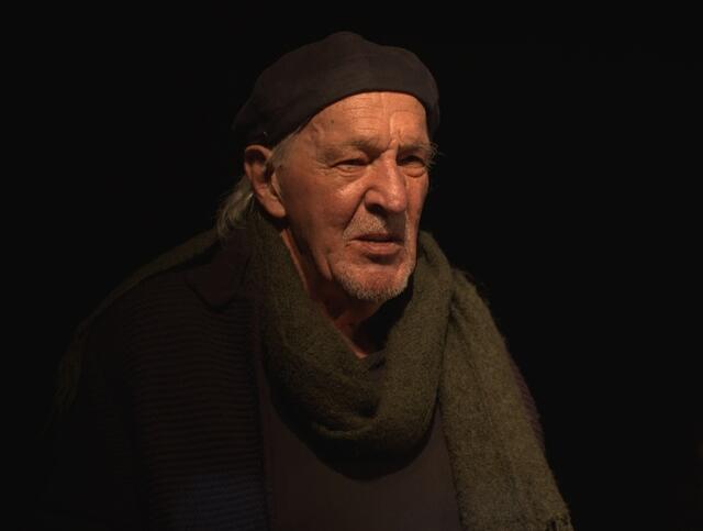 Der Schauspieler, Regisseur und Dramaturg Otto Köhlmeier eilt mit seinem Projekt "DIE WILDEN ALTEN" momentan erfolgreich durch das Land und beweist, wie das Potential älterer Menschen, ihr Wissen und Können, gezielt genutzt werden kann.
