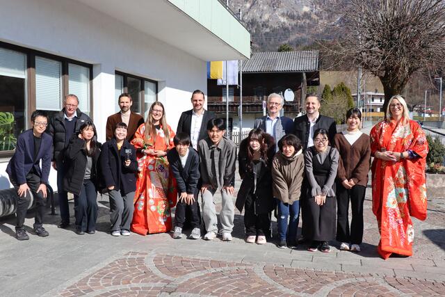 Acht Jugendliche aus Japan waren für eine Woche in Kramsach zu Gast. Dies ist das Ergebnis der jahrzehntelangen Freundschaft zwischen der Tiroler Gemeinde und der japanischen Stadt Azumino. | Foto: Nimpf