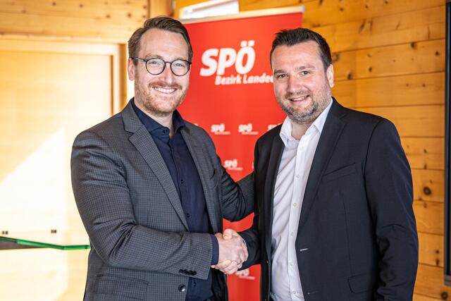 Bei der SPÖ-Bezirkskonferenz in Fließ: Landesparteivorsitzender Philip Wohlgemuth (l.) und der wiedergewählte Bezirksvorsitzende Benedikt Lentsch | Foto: Spatzek