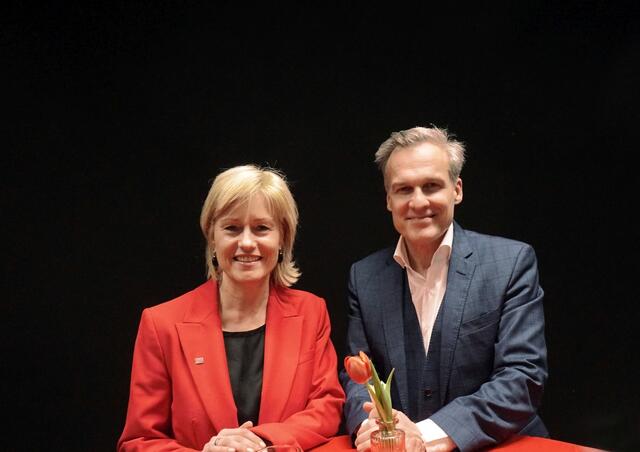 Die Rektorin der PH Tirol Regine Mathies mit ORF-Journalist Tarek Leitner. | Foto: PH Tirol/Roner