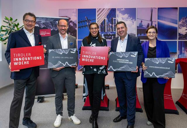 Präsentierten das Programm und die Highlights der Tiroler Innovationswoche 2025 (v.l.): Martin Wetscher (Vizepräsident der Wirtschaftskammer Tirol), Mario Gerber (Landesrat für Wirtschaft, Tourismus &amp; Digitalisierung), Annabell Spötl (Obfrau Verein Barcamp.Tirol), Marcus Hofer (Geschäftsführer der Standortagentur Tirol) und Martina Mitrović (COO HeaRT Regeneration Technologies GmbH). | Foto: Standortagentur Tirol