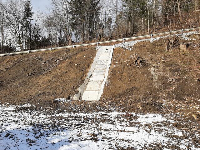 Heute-Foto: Die Stützmauer in der Mitte. | Foto: B. Hofmann