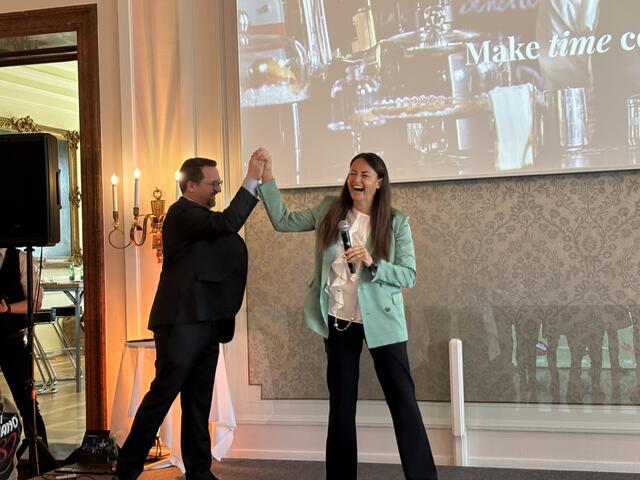 Auch bei einer Rede hilft es, locker zu bleiben. | Foto: Simon Haslauer