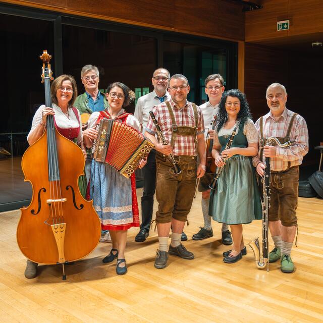 Am Foto von links Margit Grafeneder, Thomas Huemer,  Eva Rauch, Georg Hinterdorfer, Helmut Gassner, Johann Grünberger, Barbara Schachinger und Johann Leonhartsberger. | Foto: Richard Hahn