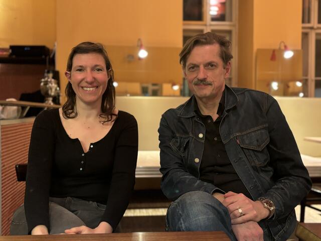 Christina Berzaczy und Ernst Kurt Weigel haben ein neues immersives Theaterstück für das Off Theater konzipiert. Unter dem Titel "006.Am.Psychosee" wird es am Dienstag, 8. April, aufgeführt.  | Foto: Salme Taha Ali Mohamed/MeinBezirk