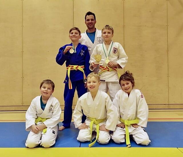 Diese Kämpferinnen und Kämpfer aus Bruck waren bei den Steirischen Meisterschaften in Mürzzuschlag mit dabei. | Foto: Judo-Club Bruck/Mur