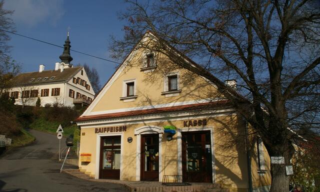 Das alte Raika-Haus soll zum Gemeindehaus umgebaut werden.
