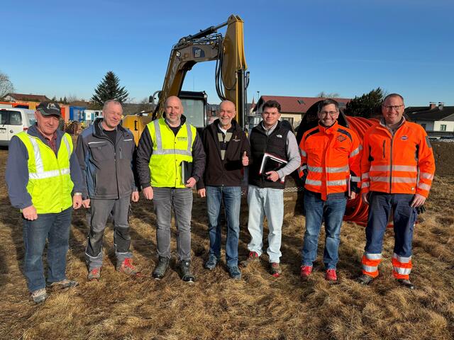 Manfred Jeschko, Ewald Krecek, Jürgen Hagmann, Bgm. Josef Schaden, Bernd Glaser, Reinhard Kitzler, Mario Lauter | Foto: Marktgemeinde Schweiggers