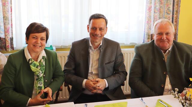 Sind seit Jahren Mitglied beim Seniorenbund: Bgm. Waltraud Walch, NAbg. Ernst Gödl und Bgm. a.D. Toni Weber. | Foto: Edith Ertl