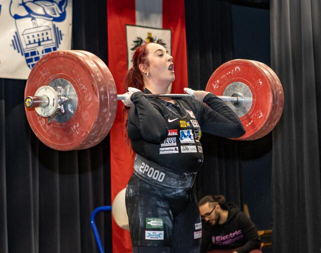 121 kg auf den Schultern | Foto: Fischer