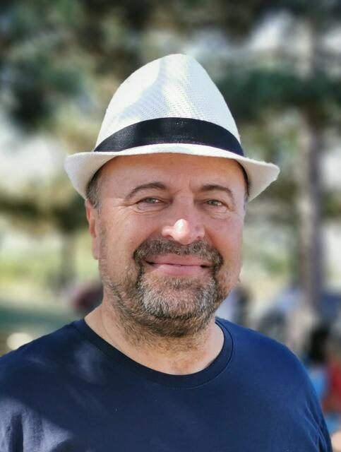 Pfarrer Jerome Ciceu leitet einen Pfarrverband mit acht Pfarren. | Foto: Josef Messirek