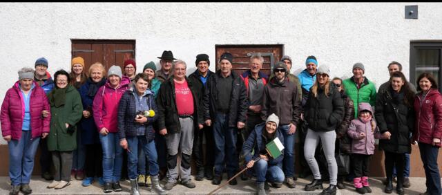 Die Teilnehmerinnen und Teilnehmer des Baumschnittkurses. | Foto: Privat