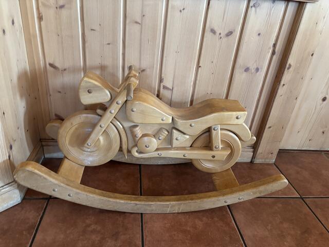 Auch die kleinen Gäste sind gerngesehen und finden sogar von Hand gefertigte Spielzeuge vor.  | Foto: MeinBezirk