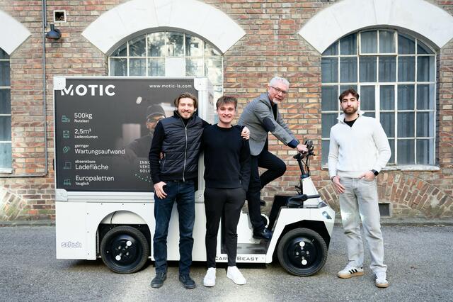 Ein Start-up aus Mariahilf will das Lastenrad "verbessern". Dafür passen sie es ans Auto an.  | Foto: Max Slovencik