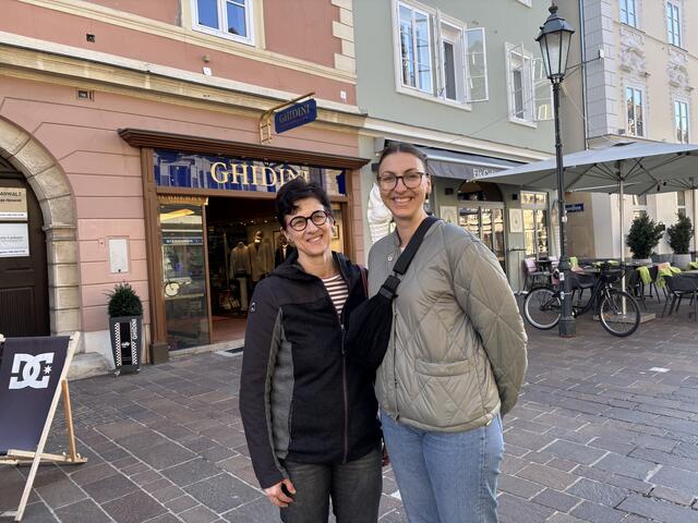 Sophia und Andrea aus Klagenfurt lieben Schokoladeneis.