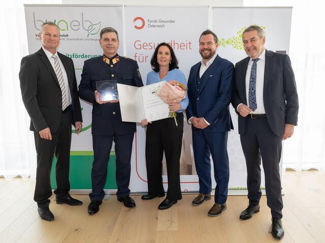 Gerhard Vogel, Oberst Wolfgang Gabrutsch, Gabriele Hromada, Andreas Maier und Norbert Schnedl. | Foto: J. Schimmer