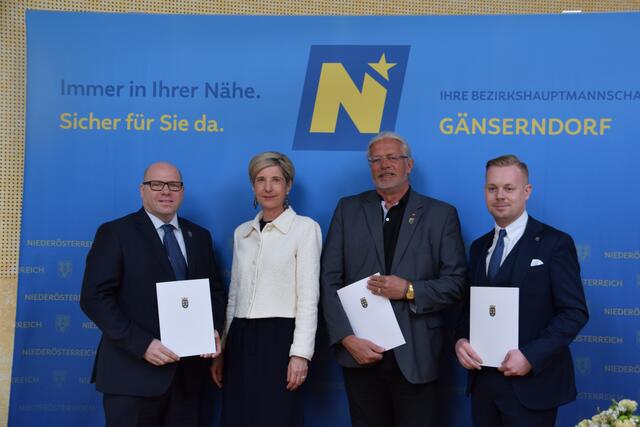 Stadtgemeinde Deutsch-Wagram: Bürgermeister Markus Mentl-Weigl, Bezirkshauptfrau Claudia Pfeiler-Blach, 1. Vizebürgermeister Harald Nikitscher und 2. Vizebürgermeister Matthias Hittinger | Foto: Rahel Mold