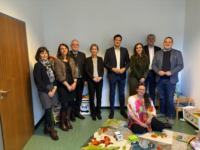 Eröffnung des Elternberatungszentrums in den Räumen der BH-Außenstelle Mürzzuschlag. Sitzend EBZ-Leiterin Melanie Rohrhofer. | Foto: Hackl