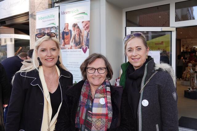 Bei der Eröffnung des neuen "Ideenreich" der Lebenshilfe Knittelfeld waren auch zahlreiche Vertreter der Lebenshilfe Steiermark sowie anderer Standorte dabei. | Foto: Michael Blinzer