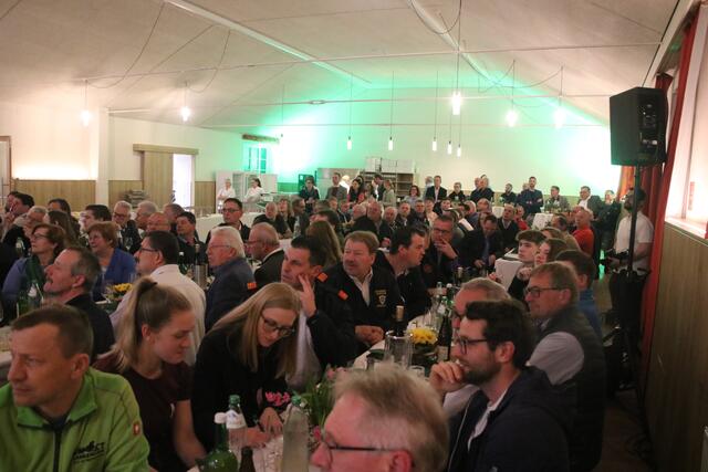 Blick in die Festhalle Zöbing.