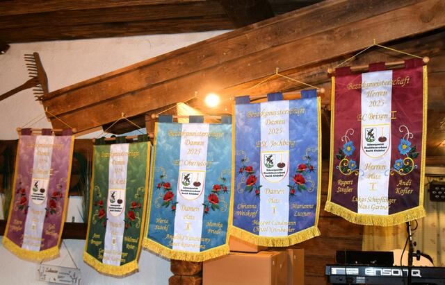 Der zweite Teil der Fahnen