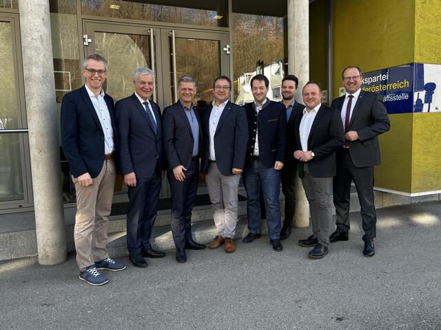 Johannes Heuras (St. Peter/Au), Anton Kasser (Allhartsberg) Klaus Naglhofer (Wallsee-Sindelburg), Markus Burgstaller (Viehdorf), Michael Strasser (Haidershofen), Peter Ebner (Winklarn) und Bernhard Ebner (VP Landesgeschäftsführer). Alle VP | Foto: Dietl-Schuller