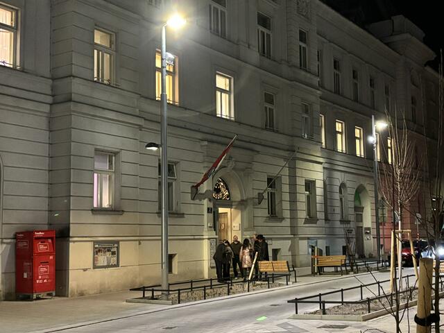 Bis in die Abendstunden wurde die Bezirksvertretungssitzung in Simmering abgehalten.  | Foto: Luca Arztmann/MeinBezirk