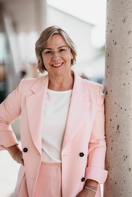 Sie gilt als politische Quereinsteigerin: Karin Stromberger trat in der Gemeinde Gabersdorf erstmals als Spitzenkandidaten der ÖVP an. | Foto: Michaela Lorber