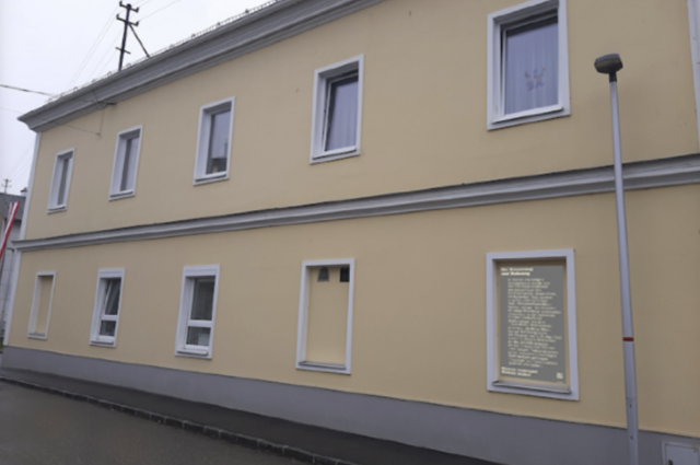 In diesem Gebäude nisteten sich damals Nazis ein und nutzten es als Außenkommando. | Foto: Marktgemeinde Gunskirchen