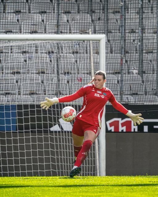 Immer konzentriert und schnell reagiert die Torfrau auf Angriffe.  | Foto: FC Wacker Innsbruck