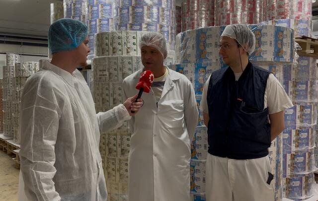 Im Gespräch mit  Michael Dorner (Leitung Produktion/Technik) und Steven Dorn (Abteilungsleiter Produktion) | Foto: MeinBezirk.at