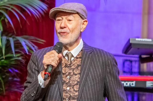 Der Aktivist und Musiker, Willi Resetarits, ist 2022 verstorben. Als "Ostbahn-Kurti" eroberte er die Herzen von Musikfans in ganz Österreich. (Archiv) | Foto: Integrationshaus