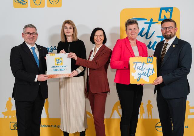 Auszeichnung für die Mittelschule Neunkirchen. | Foto: Martin Mathes