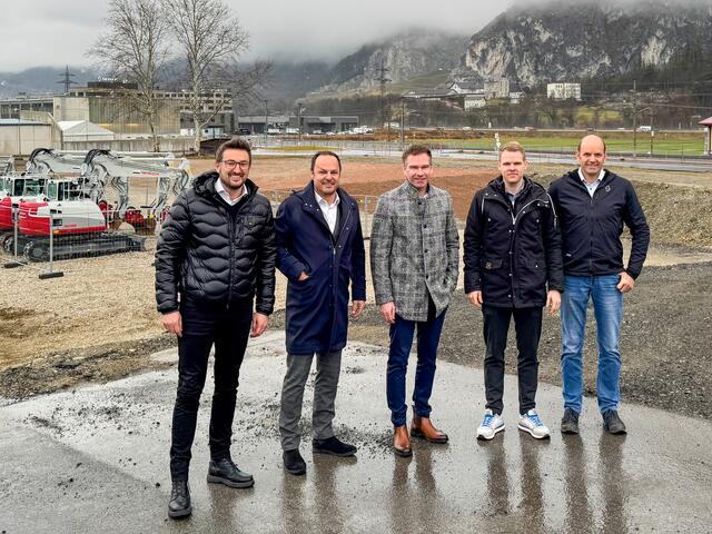 V.l.n.r.: Bernhard Praxmarer, Alexander Wolf (beide ZIMA), Wolfgang Rigo, Sebastian Hofer, Herbert Holaus (Huppenkothen) | Foto: ZIMA Tirol