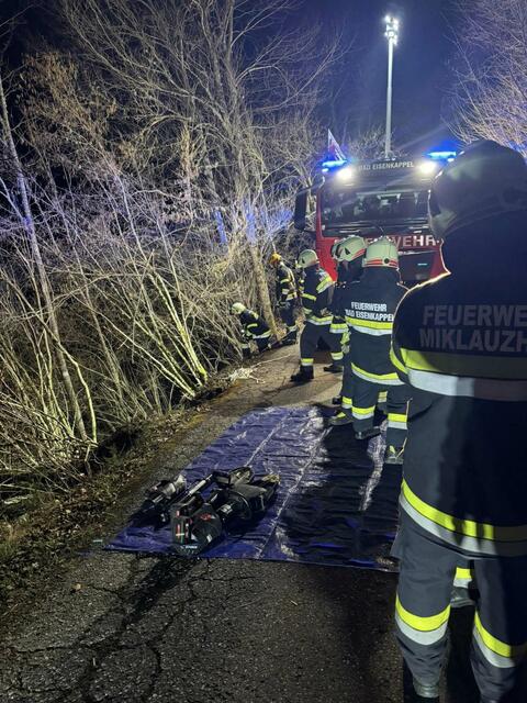 Im Einsatz standen die Feuerwehren Bad Eisenkappel, Rechberg und Miklauzhof mit insgesamt 40 Mann. | Foto: Feuerwehr Bad Eisenkappel