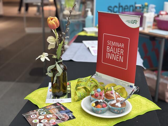 Gemeinsam mit den Seminarbäuerinnen konnten die Kinder ihre eigenen Geburtstagstörtchen backen und kreativ verzieren. | Foto: MeinBezirk.at