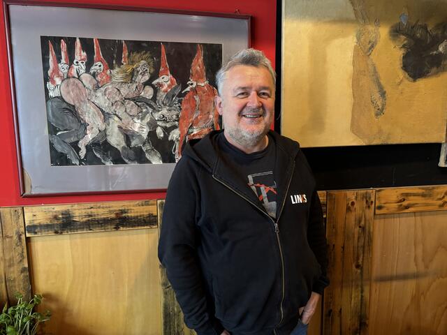 Kurto Wendt von KPÖ/Links spricht mit MeinBezirk über seine Ziele bei der Bezirksvertretungswahl.  | Foto: Fabian Franz/MeinBezirk