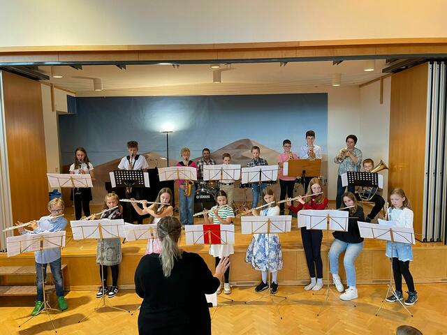 Die Kinder sind mit viel Freude bei den Proben dabei und freuen sich einem großen Publikum ihre erlernten Stücke zu präsentieren. | Foto: Privat