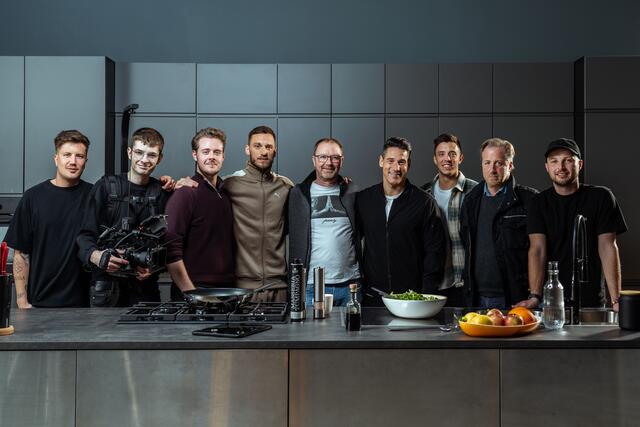 Mit den österreichischen Fußballikonen Marko Arnautovic und Helge Payer wird ein unterhaltsamer Einblick in die Welt der iNTELLiGENTEN Heiztechnologien geboten. | Foto: studio20four
