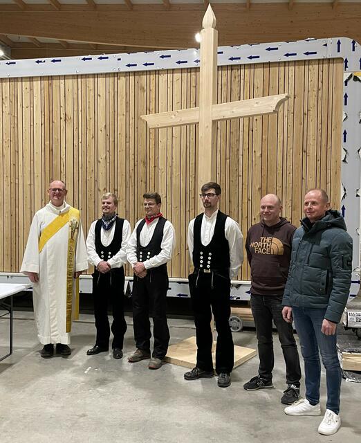Am 19. März, dem Festtag des Heiligen Josef, veranstalteten die Firma Hörmanseder Bau GmbH und die Pfarre Haag einen Gottesdienst in der Firmenhalle des Unternehmens. | Foto: Andreas Hagler