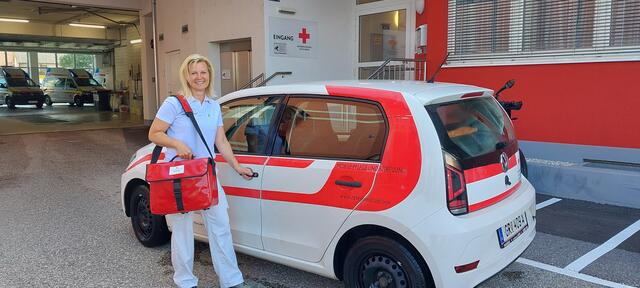  Rotkreuz-Mitarbeiterin Alexandra Auinger betreut pflegebedürftige Menschen im Bezirk
Grieskirchen. | Foto: OÖRK