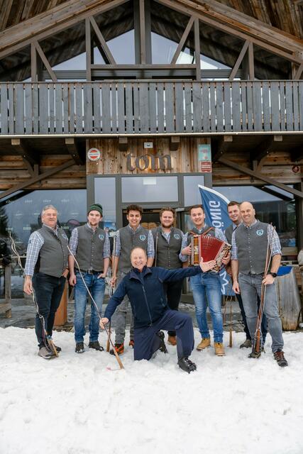 Die Maria Almer Schnalzergruppe mit Harry Prünster. | Foto: TVB Hochkönig