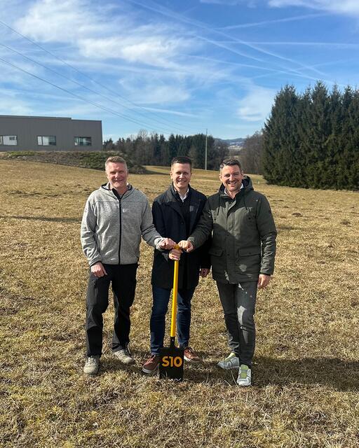 Jürgen Mairhofer, Paul Nösslböck und Stefan Weiß (v. l.) sind die Gründer des Studios, welches in Hofkirchen entsteht. | Foto: S10