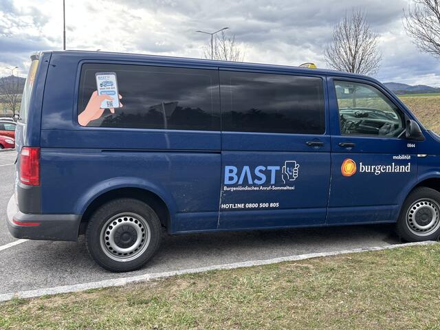 Laut VBB ist die Hotline rund um die Uhr erreichbar und bietet Fahrplanauskünfte, Buchungen sowie Mobilitätsberatung. Beschwerden und Anliegen würden zeitnah bearbeitet und bei Problemen im Linienverkehr an die zuständigen Fachabteilungen weitergeleitet. | Foto: Rosenberger