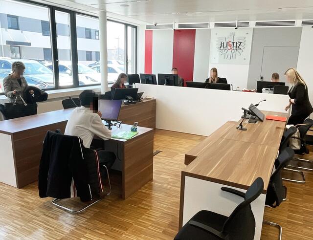 Der Burgenländer bestritt die Alkoholisierung beim Autofahren und will nicht bemerkt haben, dass er einen Fußgänger niedergemäht hatte. | Foto: Gernot Heigl